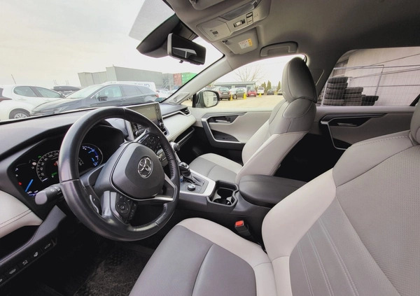 Toyota RAV4 cena 159900 przebieg: 64411, rok produkcji 2019 z Strzegom małe 154